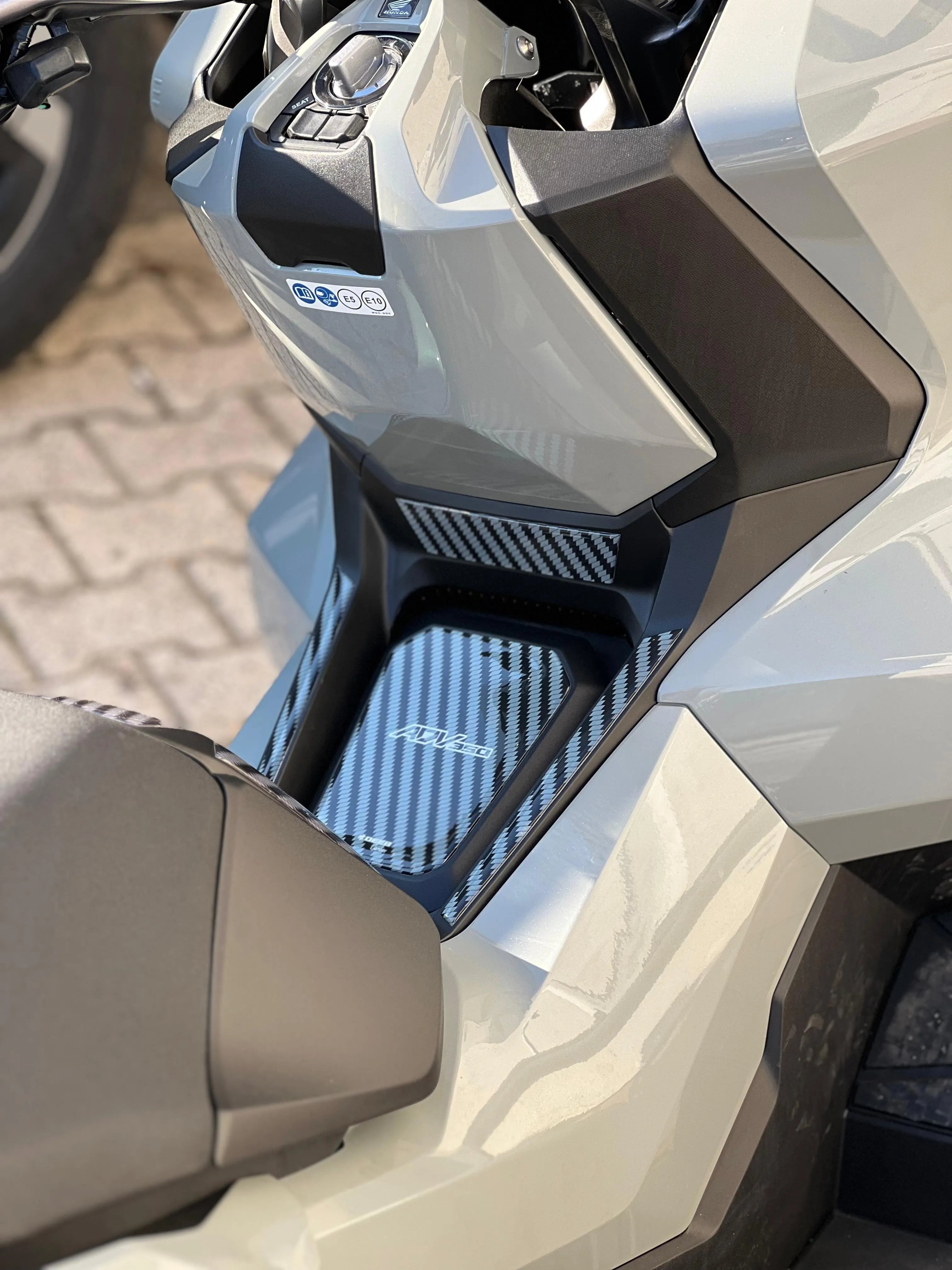 Honda ADV 350 2023-2025 Tank Pad Set 3 Renk - Deeb Honda ADV 350 2023-2025 Tank Pad Set 3 Renk - Deeb